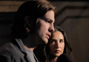 Ashton Kutcher e Demi Moore | © Jemal Countess / Getty Images