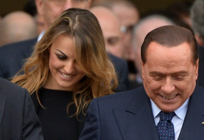 Francesca Pascale e Silvio Berlusconi | © ALBERTO PIZZOLI / Getty Images