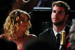  Miley Cyrus e Liam Hemsworth | ©ROBYN BECK/ Getty Images