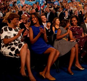 Michelle Obama e le figlie   Malia e Sasha | © Facebook