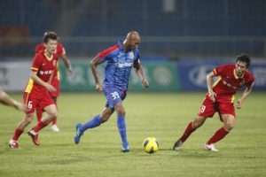 Nicolas Anelka in azione nello Shanghai | © STR/Stringer / Getty Images