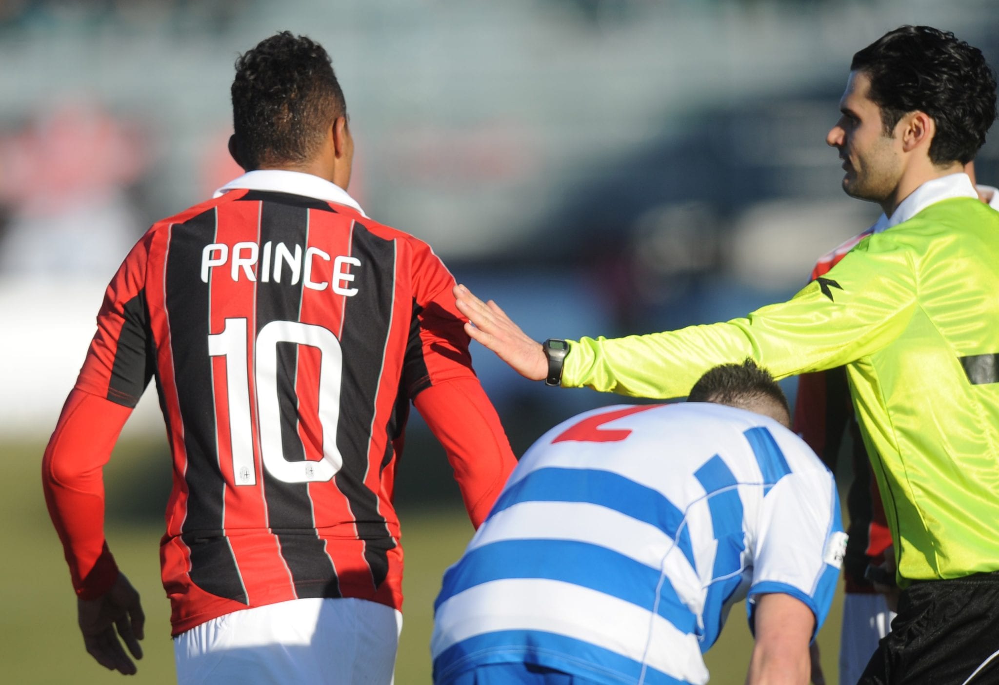 Boateng bacchettato da sindaco di Busto Arsizio| © ALBERTO LINGRIA/AFP/Getty Images