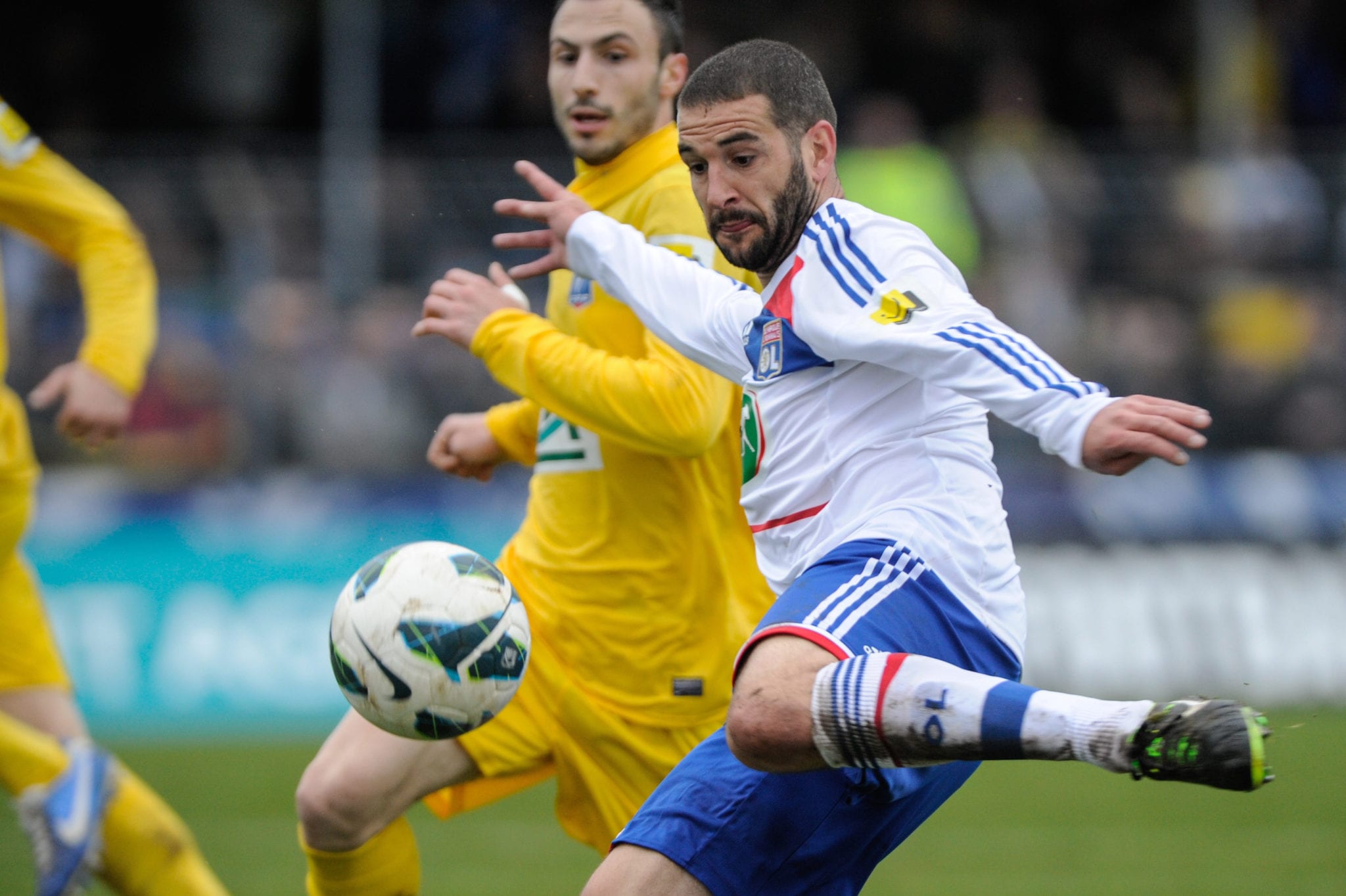 Lisandro Lopez saluta il Lione. Juve in agguato? | © SEBASTIEN BOZON/AFP/Getty Images