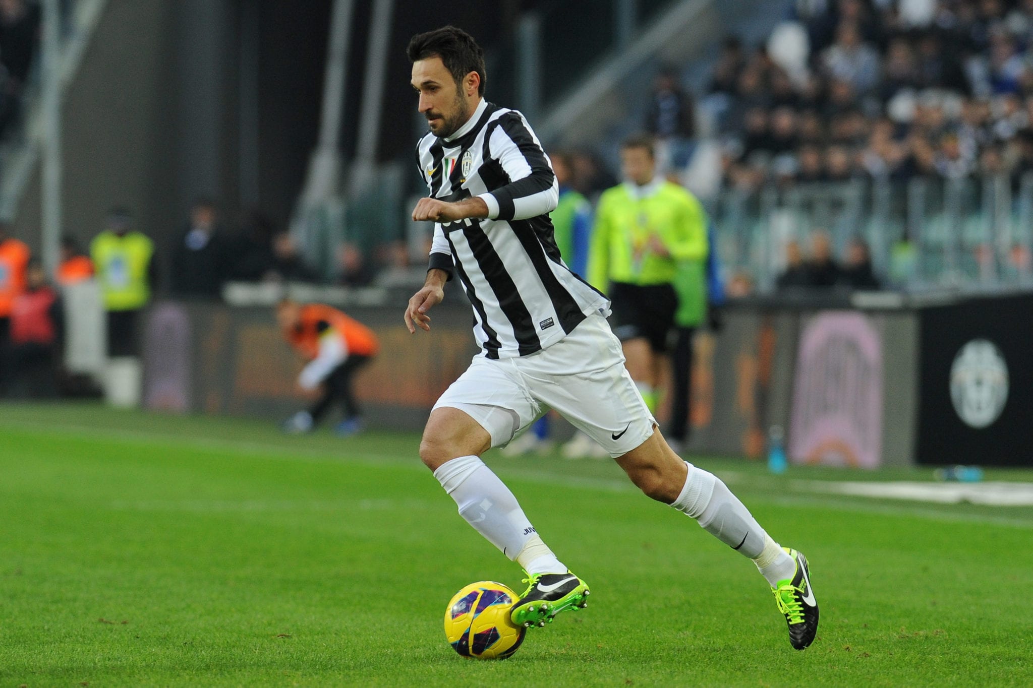 Mirko Vucinic  titolare contro l'Udinese | © Valerio Pennicino/Getty Images