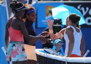 Sara Errani e Roberta Vinci superano le maestre | ©PETER PARKS/Getty Images