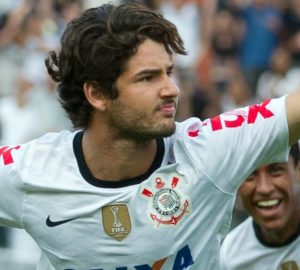 Pato: gol all'esordio con il Corinthians | © AFP/Stringer / Getty Images