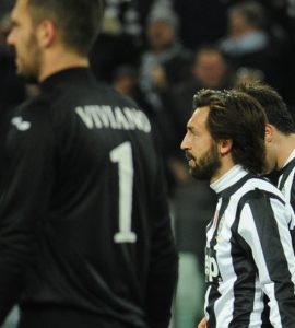 Viviano ultras: getta a terra maglia di Pirlo | ©  Valerio Pennicino/Getty Images