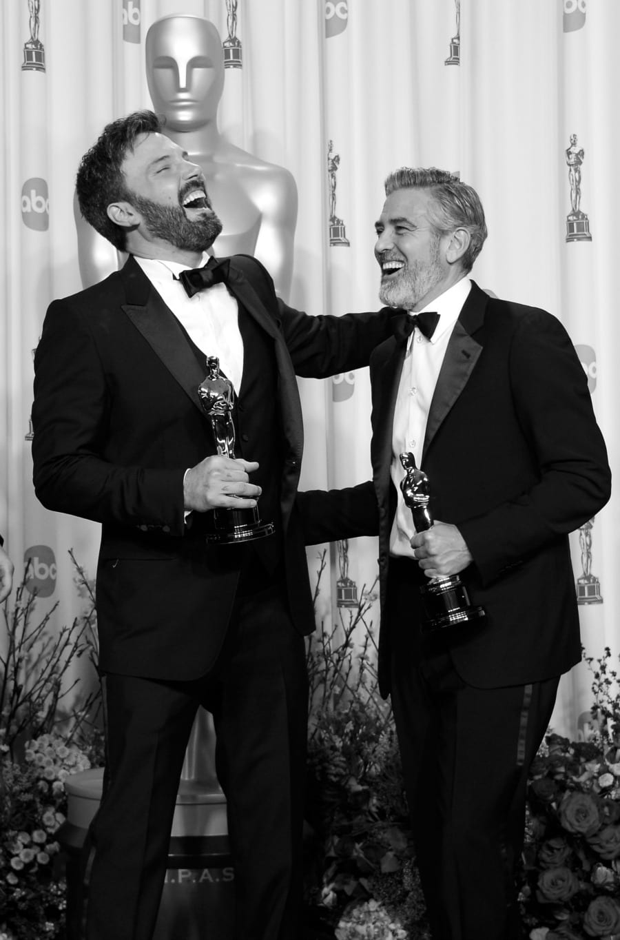 Ben Affleck e George Clooney | © JOE KLAMAR / Getty Images