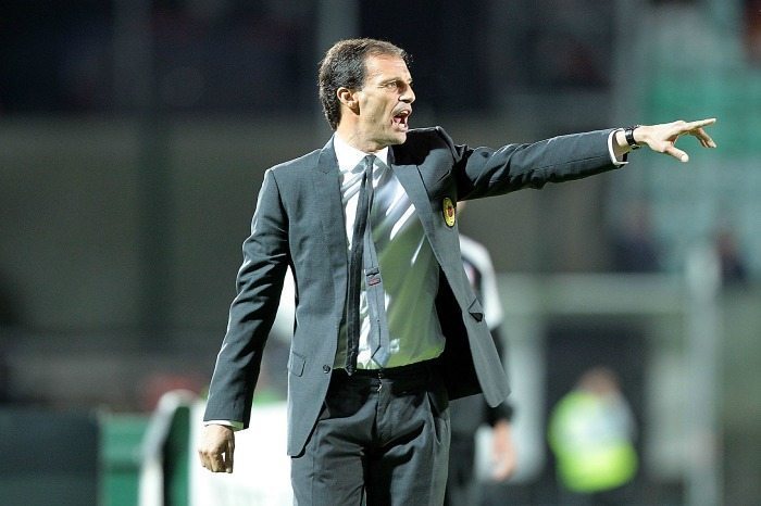 Sempre più insistenti le voci di un passaggio di Allegri dalla guida del Milan a quella della Roma | © Gabriele Maltinti/Stringer / Getty Images