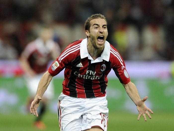 Flamini, croce e delizia del Milan contro il Napoli. Segna ma nel finale lascia i suoi in dieci | © Claudio Villa/Stringer / Getty Images