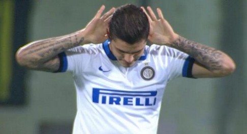 Mauro Icardi esulta rispondendo ai cori della "Fiesole" | Screenshot