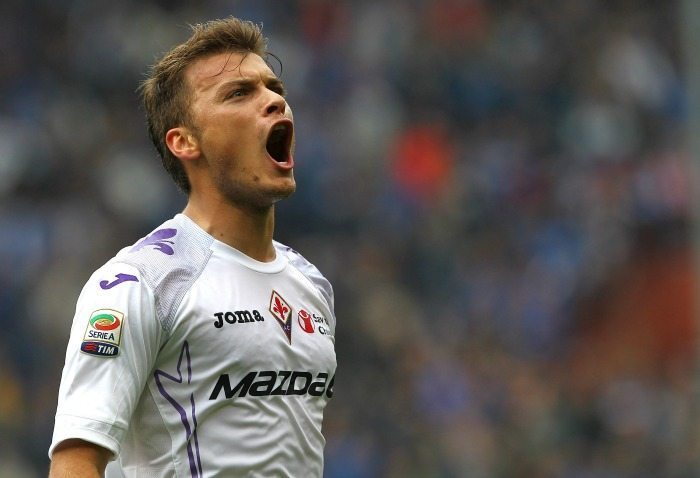 Ljajic al centro della contesa tra Fiorentina e Milan | © Marco Luzzani/ Getty Images