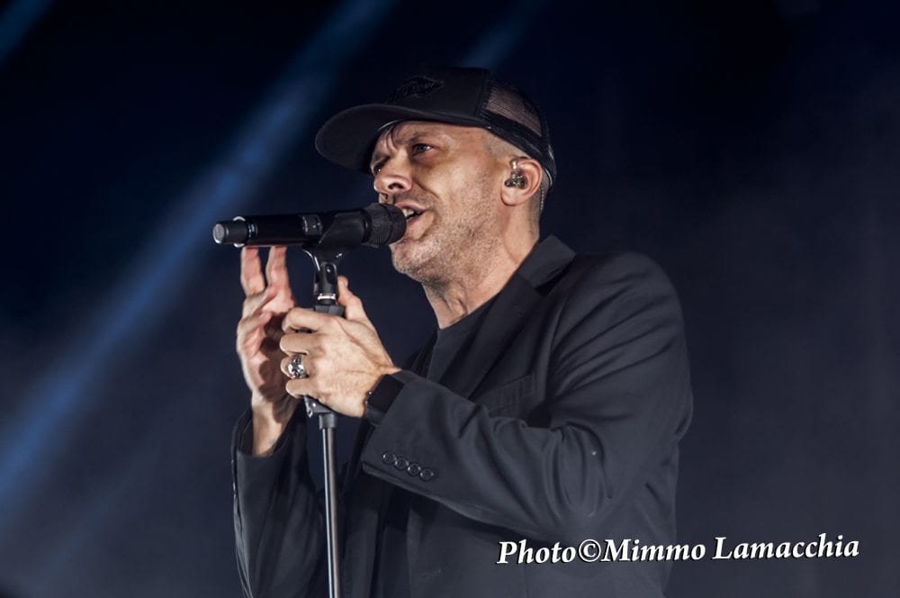 Max Pezzali al Kioene Arena di Padova con il suo Astronave Max Live Tour 2015