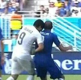 Il Morso di Suarez a Chiellini