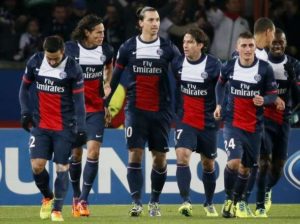 Zlatan Ibrahimovic con i compagni di squadra del Psg