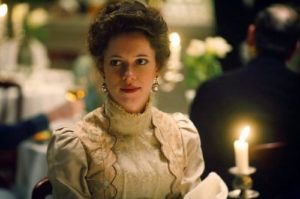 Rebecca Hall in una scena di "The prestige"