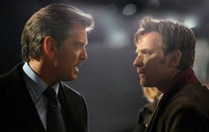 Pierce Brosnan e Ewan McGregor in "The Ghost"