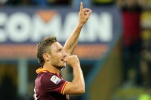 Francesco Totti a vita con la Roma | © Getty Images