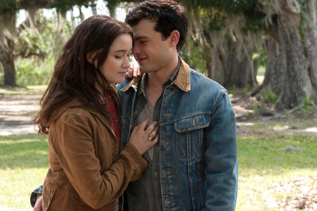 Un'immagine dei due protagonisti di Beautiful Creatures