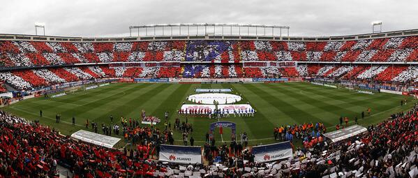 Coreografia spettacolare al Caldèron per il Derby di Madrid | Foto Twitter 