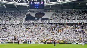 La coreografia allestita allo Juventus Stadium per Antonio Conte | Foto Twitter / Il Pallonaro