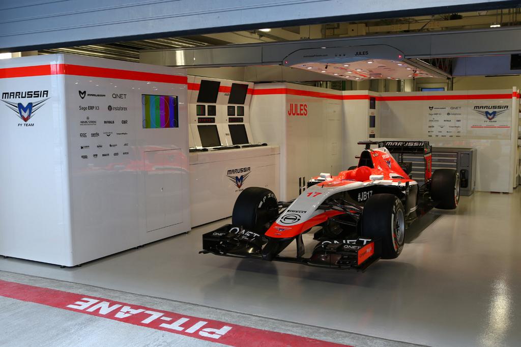 La Marussia di Jules Bianchi al box | Foto Twitter