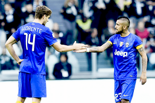 Llorente e Vidal si congratulano per i gol | Foto Twitter