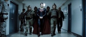 Henry Cavill nella nuova immagine de L'uomo d'acciaio