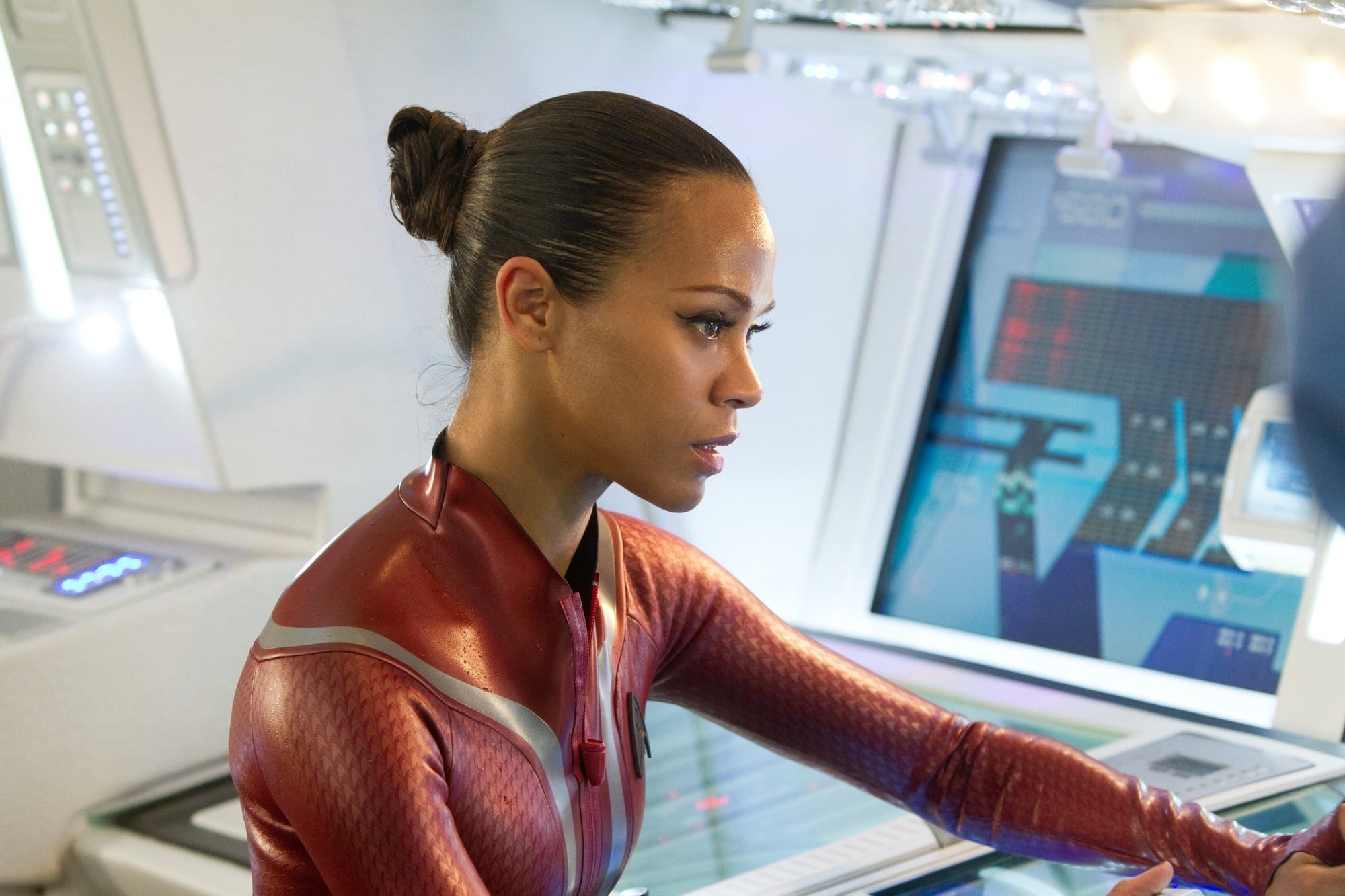 Zoe Saldana è Uhura in Into Darkness - Star Trek